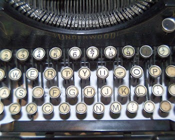typewriterA007.jpg