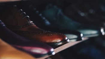 unpaired shoe lot