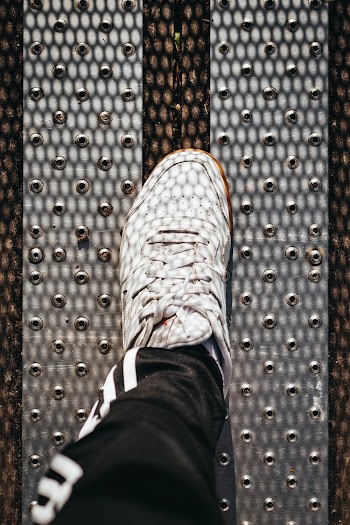 Unpaired White Lace-up Sneaker
