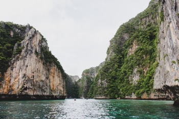 Unsplash ID 10bkwLQmdg8