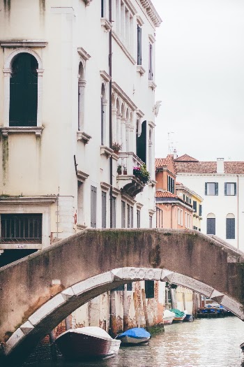 Unsplash ID 185yAIxYkWE