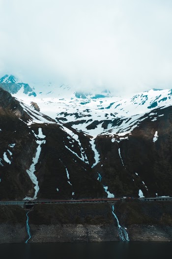 Unsplash ID 1fWwJOY49ow