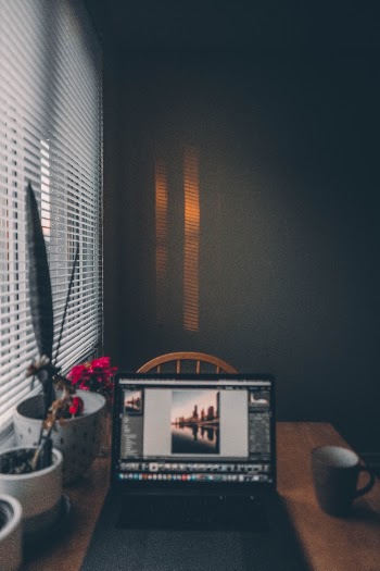Unsplash ID 1JvfNoUs90w