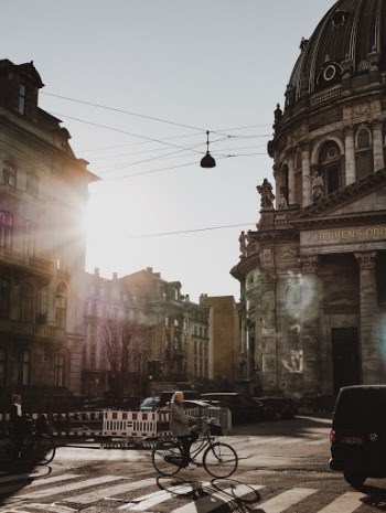 Unsplash ID 1rbH6X9Hmx8