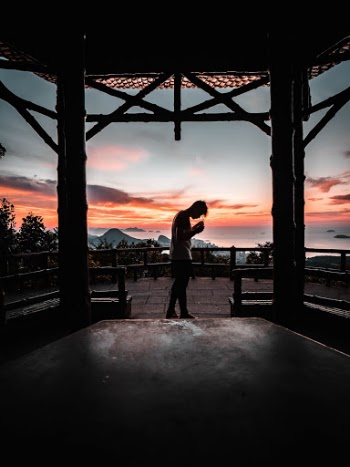Unsplash ID --2IBUMom1I