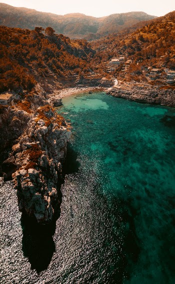 Unsplash ID 4AkwLlD5Q08