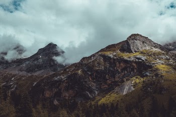 Unsplash ID 7H2D2j6j8BA