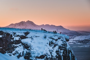 Unsplash ID 7i2EEVY_888