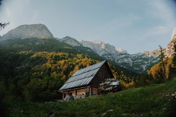 Unsplash ID 83zPlx177kk