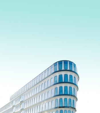 Unsplash ID 8FIN2qa2vQM