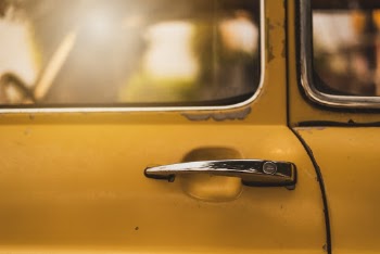 Unsplash ID 8m0zK_8g9Nk