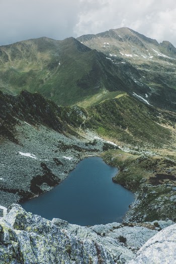 Unsplash ID 8RzJdy_AQzE