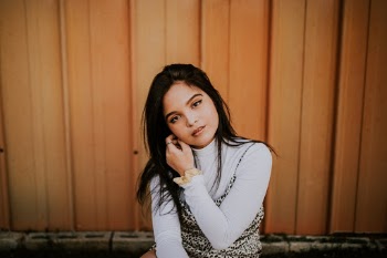 Unsplash ID 8USw7NwnpOE