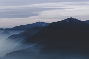 Unsplash ID 9CfajiGQL0o
