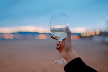 Unsplash ID A2Y_WiojzZs