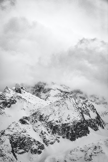 Unsplash ID aAkInHUJ1Yo