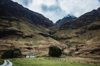 Unsplash ID AGWccZfaTfM