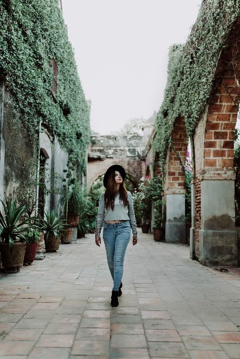 Unsplash ID AXAYTixW2e0