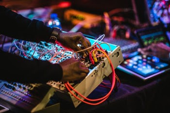 Unsplash ID AywPqZBWby0