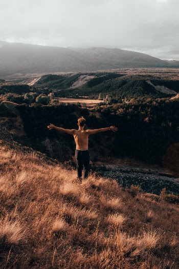 Unsplash ID aZrkSpU-LGg