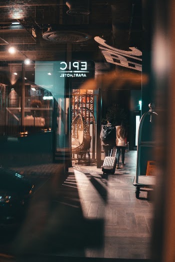 Unsplash ID B5OIFJco8KU