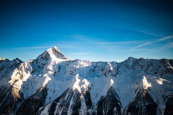 Unsplash ID baEw2KqRIdo