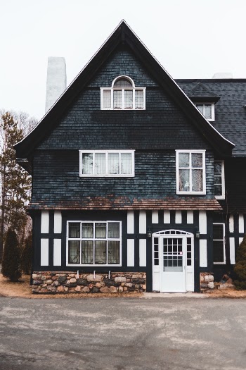 Unsplash ID bC7PJ4jhs2Y