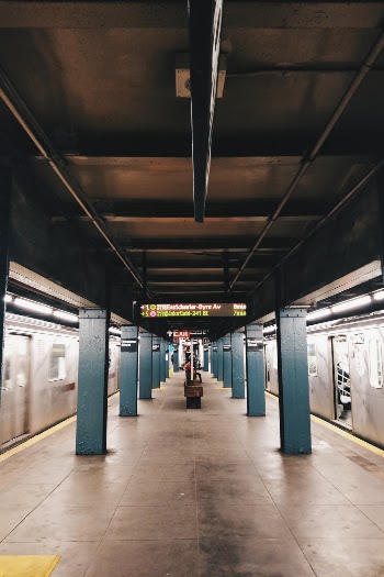 Unsplash ID bQ3d-kUELsw