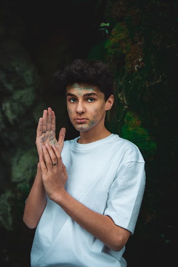 Unsplash ID bztzyuTpZC8