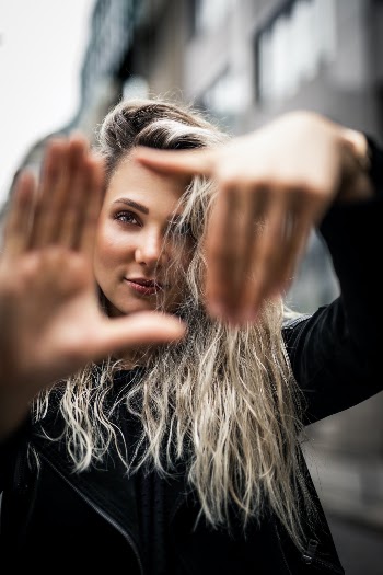 Unsplash ID DMOB1ZEpT8k