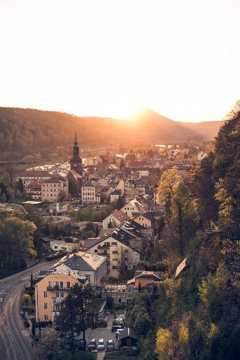 Unsplash ID dNnid4ziUCM