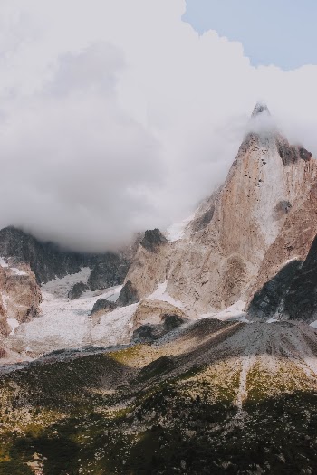 Unsplash ID DY2uZGX9UmQ
