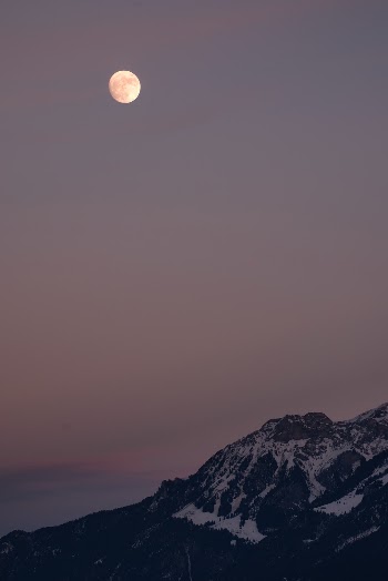 Unsplash ID eBEMhgNEmGg