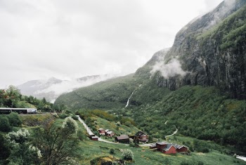 Unsplash ID ecMo86FfaJI