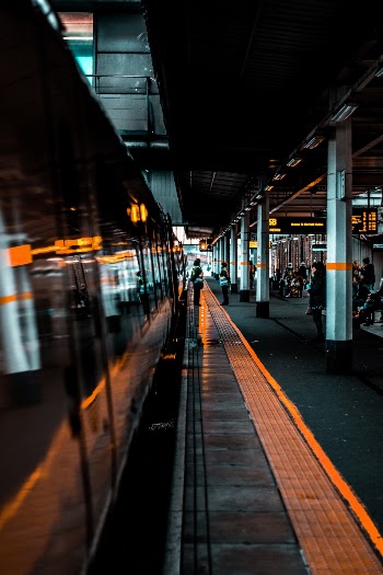 Unsplash ID Eni5EFMnVXI