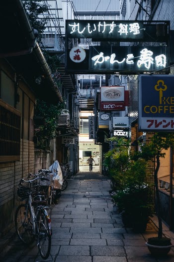 Unsplash ID fCph--hKHgM