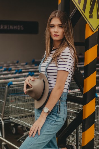 Unsplash ID FcrrteeMvIo