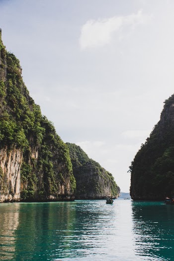 Unsplash ID fKj7AtX9sYY