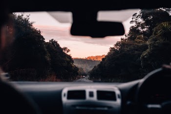 Unsplash ID FqpIoN_QY4Q