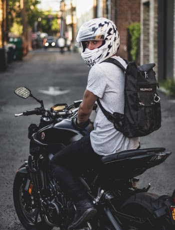 Unsplash ID Fu7HrrSaUIE