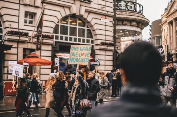 Unsplash ID FwUA0M2QZZE