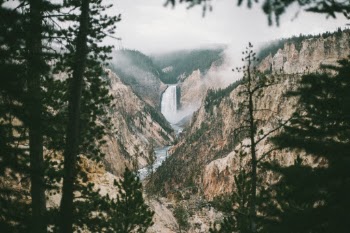 Unsplash ID FYd_OgGb1KM