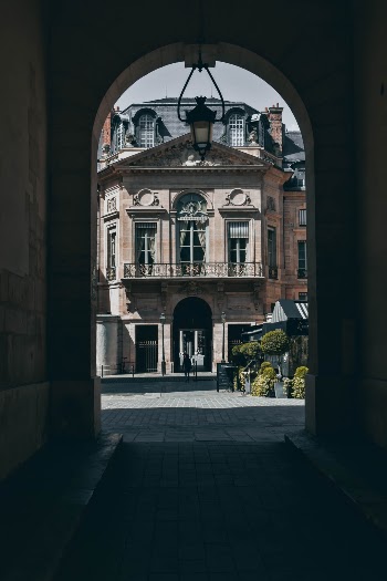 Unsplash ID gBoI30IwvZg