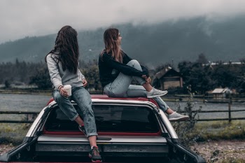 Unsplash ID gIwF7awY-Q0