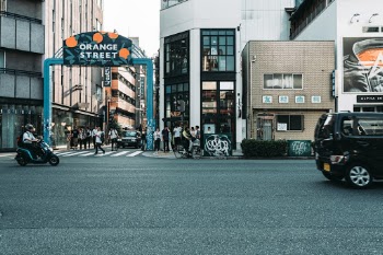 Unsplash ID gKahu4kyz6U