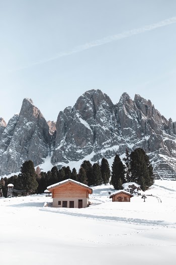 Unsplash ID gVFnTARUzW4
