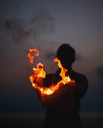 Unsplash ID HbzxsqpoUpw