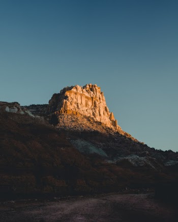 Unsplash ID hm-udkI8hFI