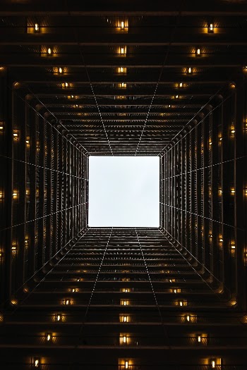 Unsplash ID iJ-h6mBoASI