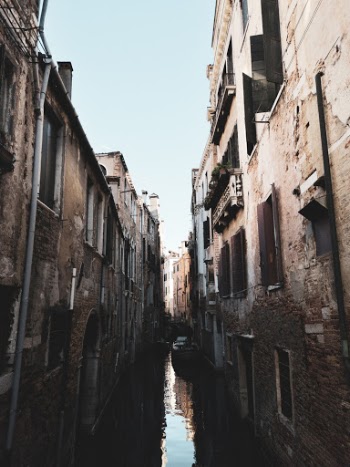 Unsplash ID iw6AtOTsOOQ